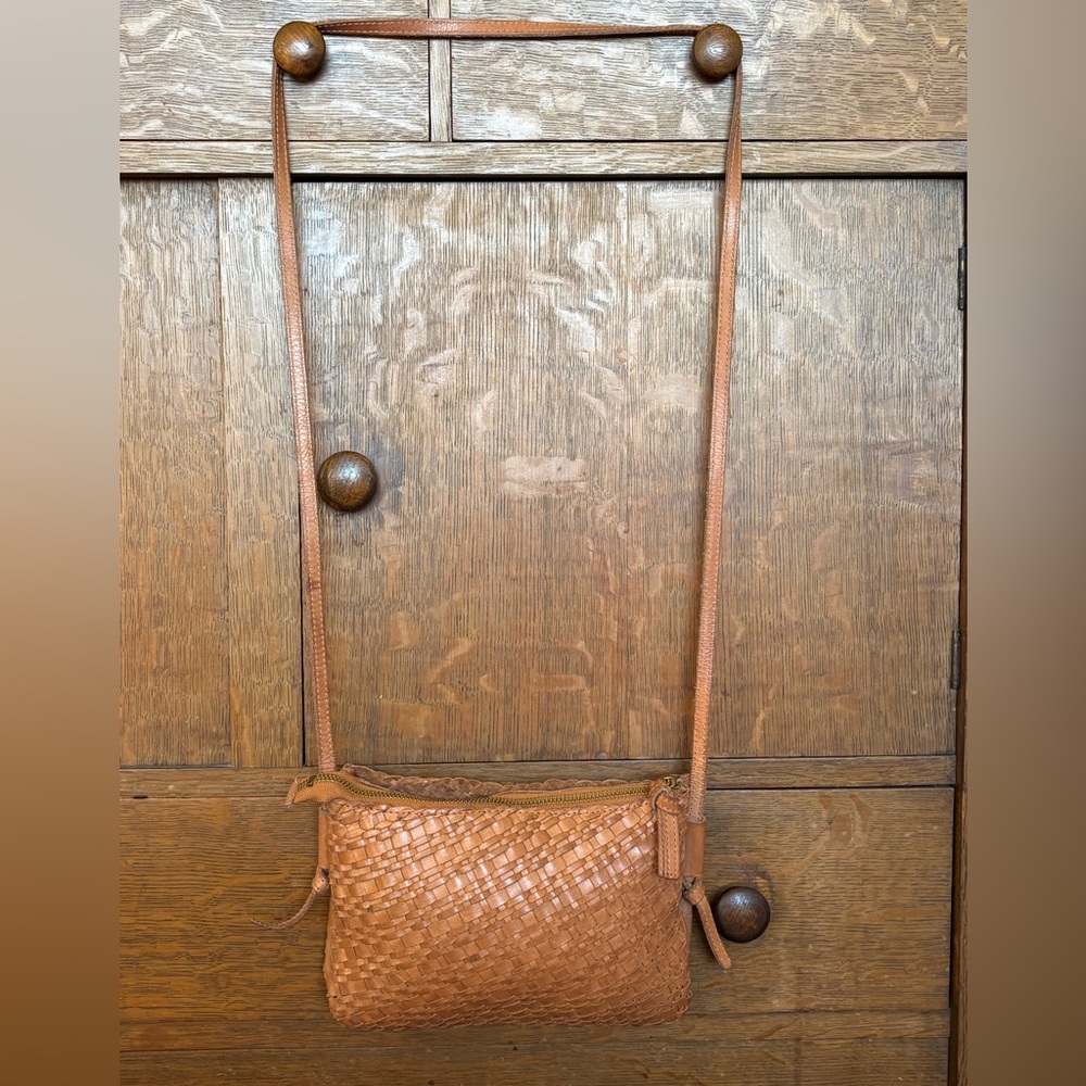 Madewell The Knotted Woven leather Crossbody bag, camel tan color - Picture 11 of 15